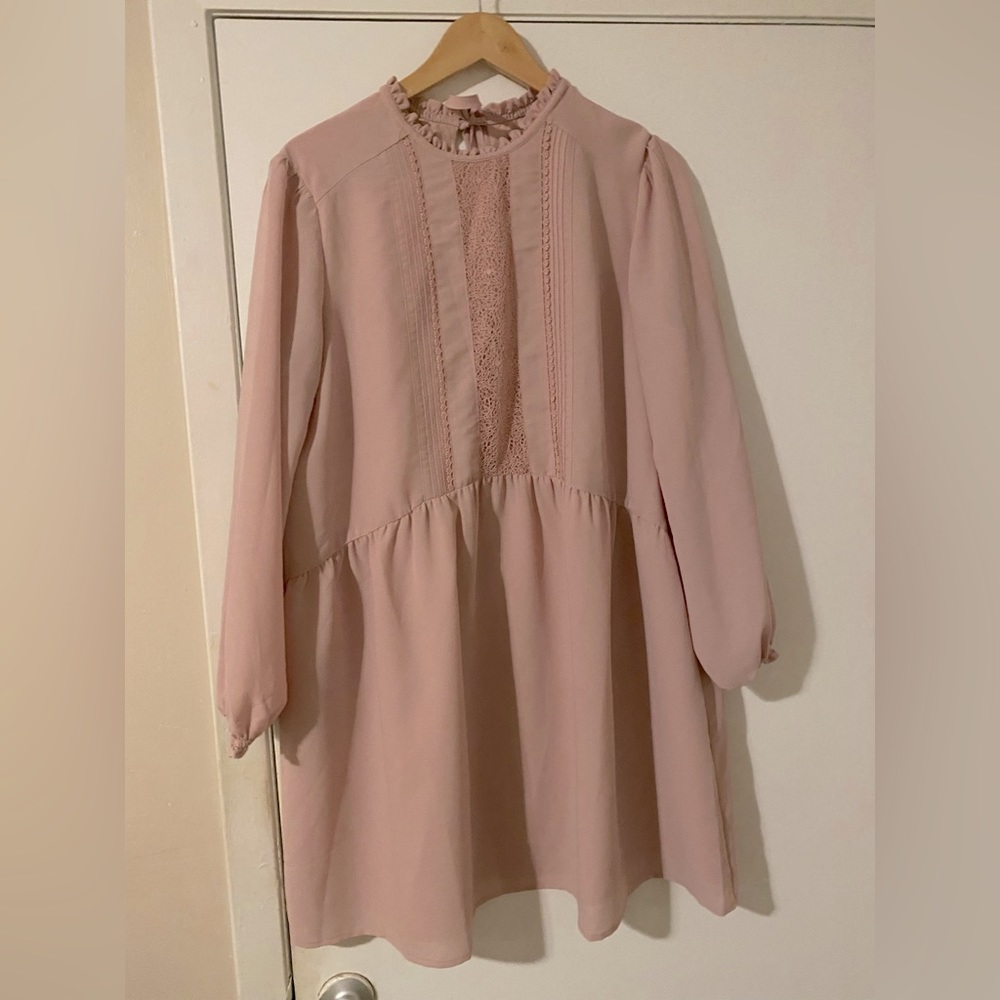 ✨ NEW WITH TAGS ✨ Blush High Neck Dress